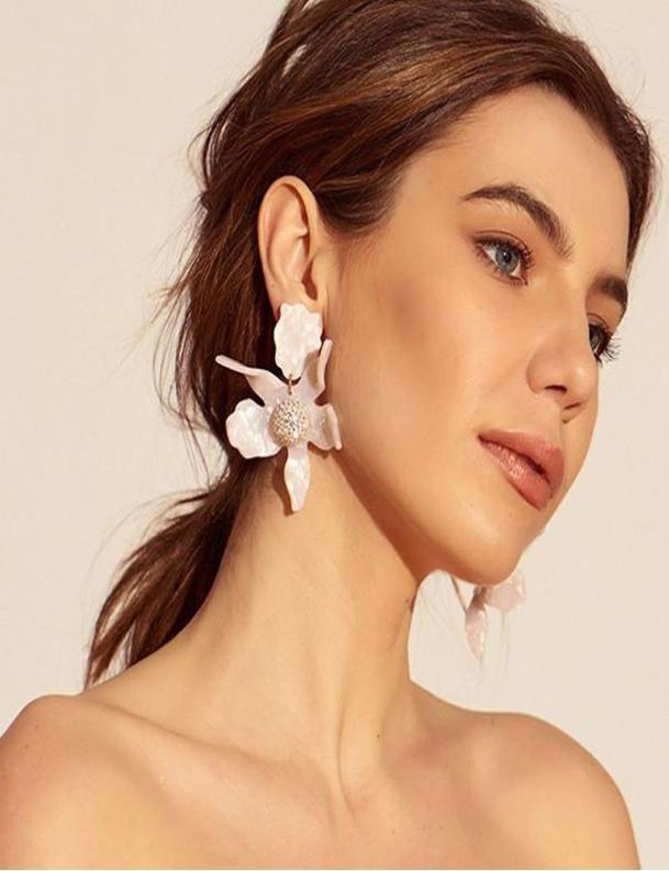 

FashionEuropean and American fashion super fairy big brand exaggerated no ear hole ear clip female flower petal false earring hol5808645
