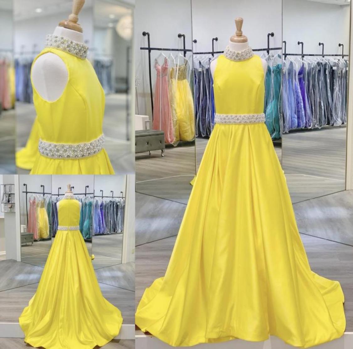 

Yellow Satin Girl Pageant Dress 2020 with Beaded Pearls High NeckCollar A Line Zipper Kids Prom Party Cocktail Birthday Wear Gown6629128, Ivory
