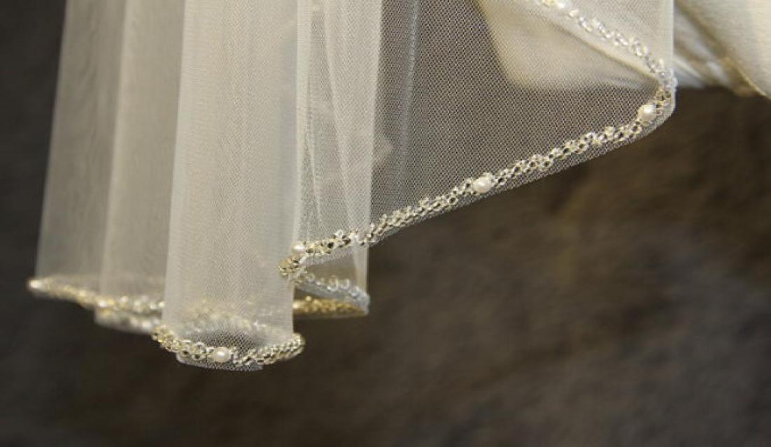 

New Real Pictures White Ivory Champagne Wedding Veil Fingertip Length Beaded Edge Bridal Veil Pearls One Layer 0264309650