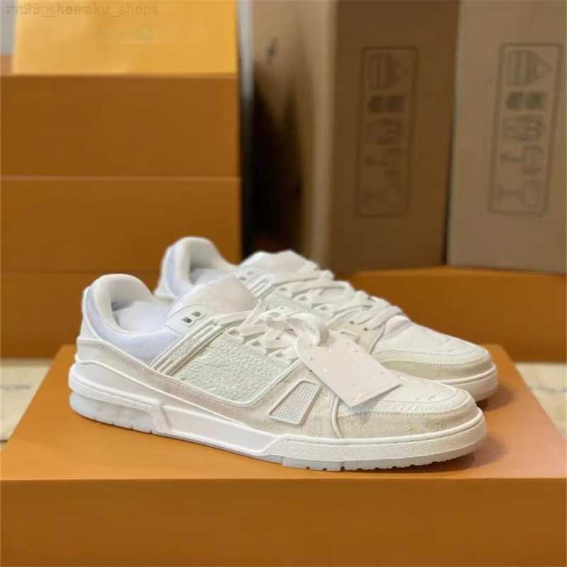 

designer Luxurys Casual shoes Dunks Designer Men Causal Shoes Fashion Woman Leather Lace Up Platform Sole Sneakers White Black mens womens Luxury velvet suede 35-45, Blue