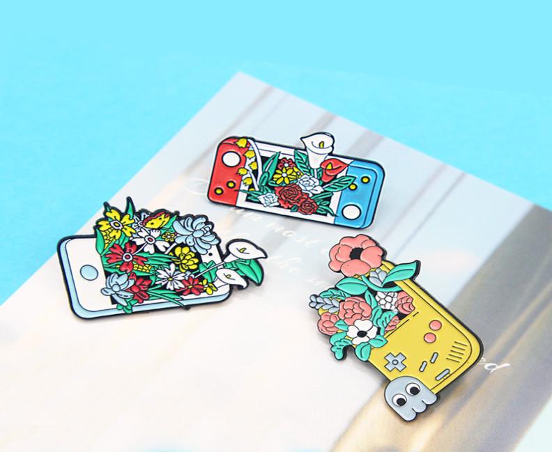 

Flowers Plants Game machines Enamel Pins Gamepad Mobile Phone Handset Jewelry Brooches Shirt Badges Lapel Gifts For Friends4973419, White