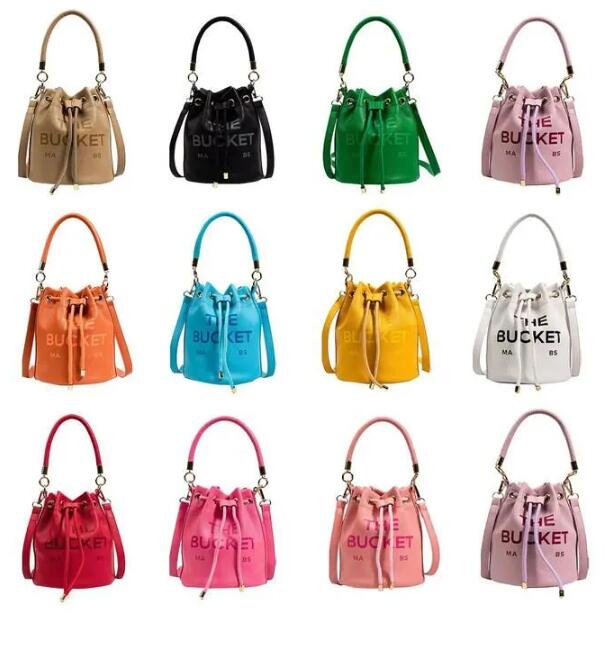 Clasure de traction classique Le sac de seau en cuir Marc Men pour femmes sac à main