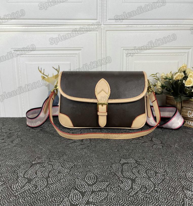 

Diane PM M45985 M46049 Designer Messenger Bags Luxurys Vintage Shoulder Bag 2 Strap Women Handbag Monograms Flower Flap With Magne5778587, Beige