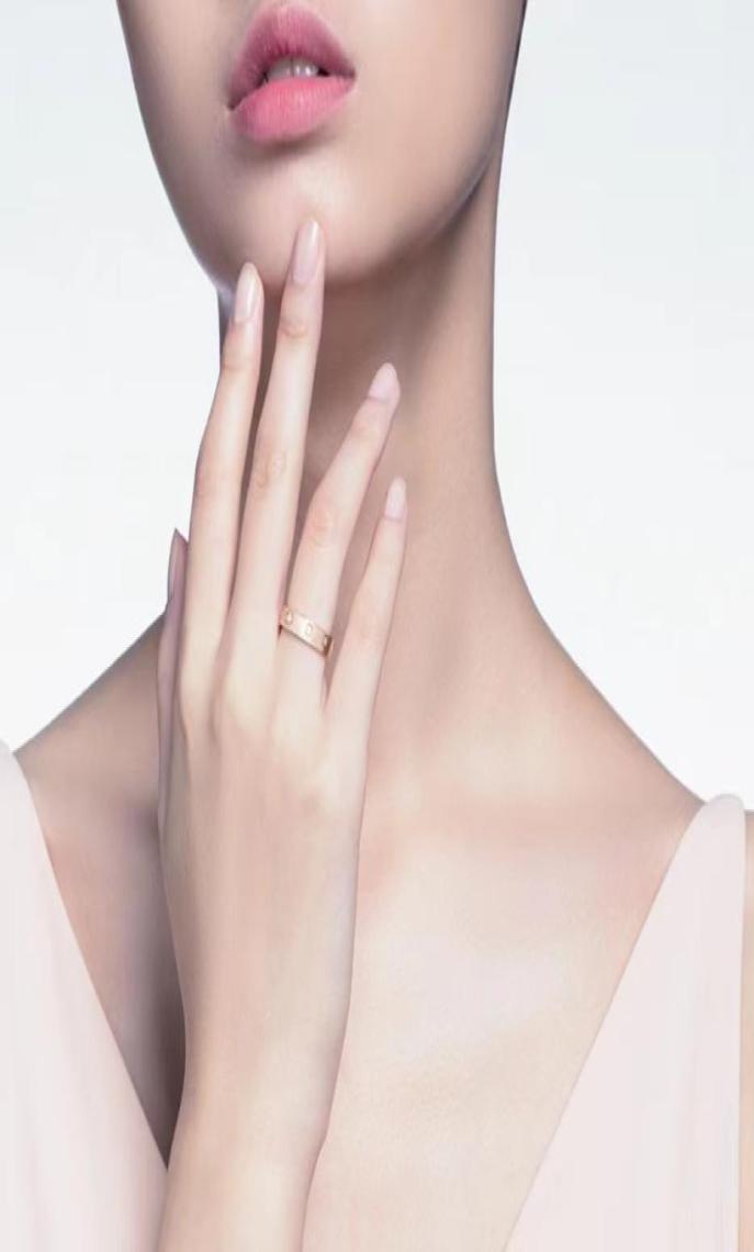 

Diamond Gold Ring Ladies Designer Titanium Steel Alloy Gold Plated Fashion Luxury Accessories Never Fade Hypoallergenic Whole 7231807