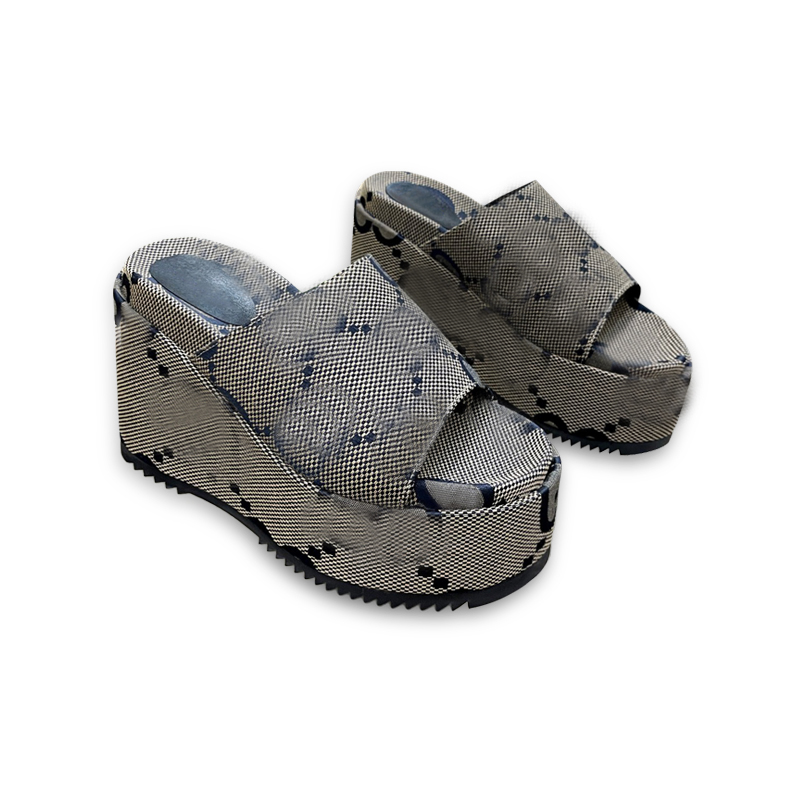 

Designer Strawberry pattern Embroidery G letter beach casual cover foot flip-flops women's thick sole thickened non-slip sandals, Grey