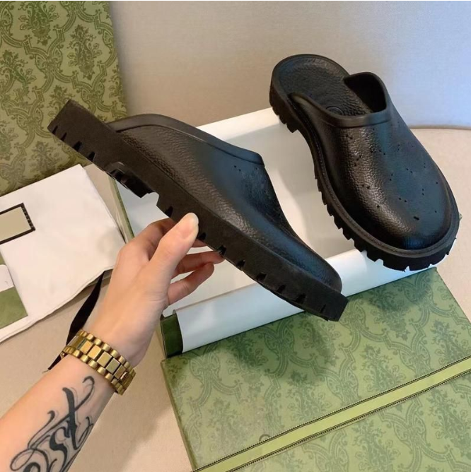 

Perforated Designer Sandals Luxury Platform Slide Hollow Pattern Slippers Transparent Materials Sandal Rubber Flats Slipper