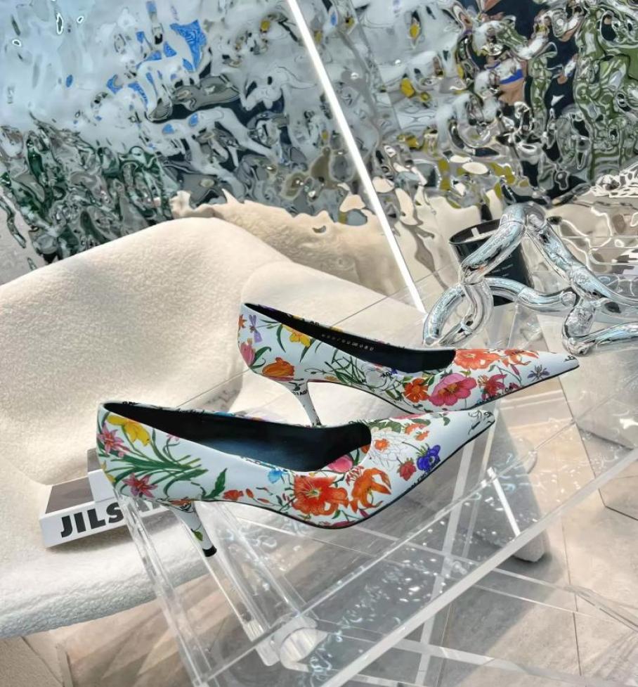 

2022ss Flower high heel sandals luxury designer dress shoes style party wedding heeled shoe women039s stiletto leather pumps po5381159, Red