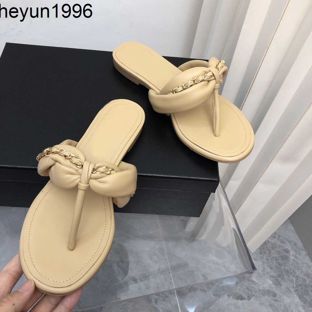 

2023 Summer Women Sandals Slippers Lambskin Metal White Outdoor Casual Sandal Designer Luxury Fashion Ladies Beach Flat Flip Flops shoes, Deep purple