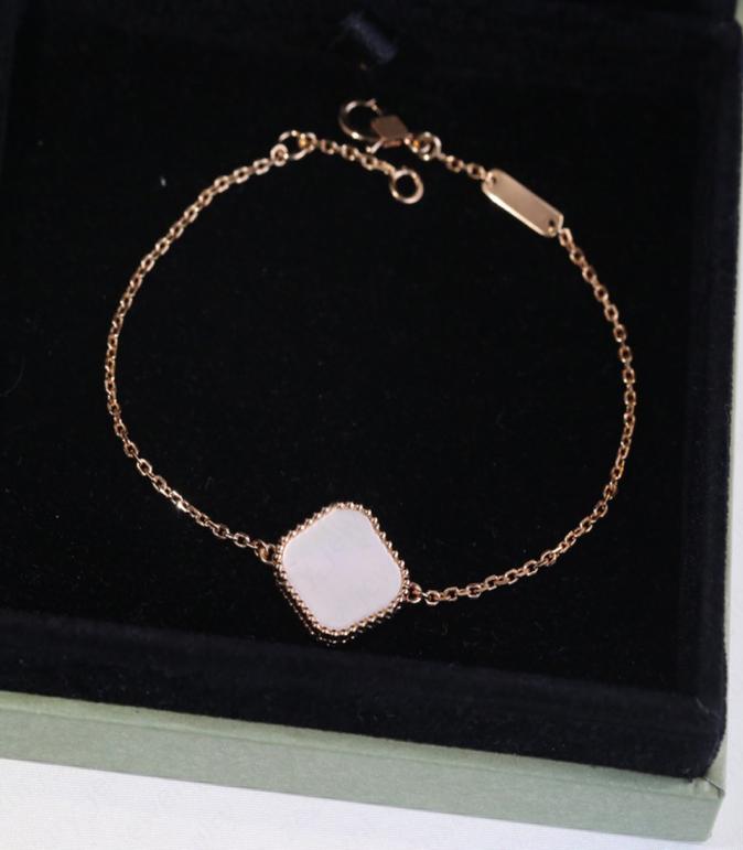 

Clover Bracelet Bracelets Designer Gold Chain Bangle For Woman Links Braclets Armband Tennis Bangles Chains Braclet Pulsera Bracci2869677