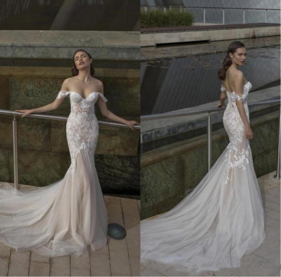 

2020 New Riki Dalal Off Shoulders Sweetheart Mermaid Wedding Dresses with White Lace Appliques Tulle Beach Wedding Bridal Gown7961039, Nude