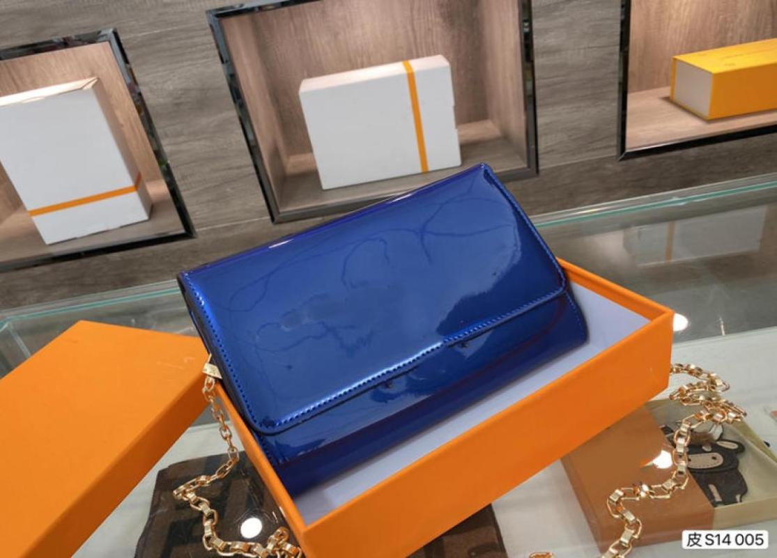 

women shoulder bags 2021 summer and autumn Fashion Ladies crossbody bag classic Envelope High quality solid Patent Leather Initial9701636, Nude