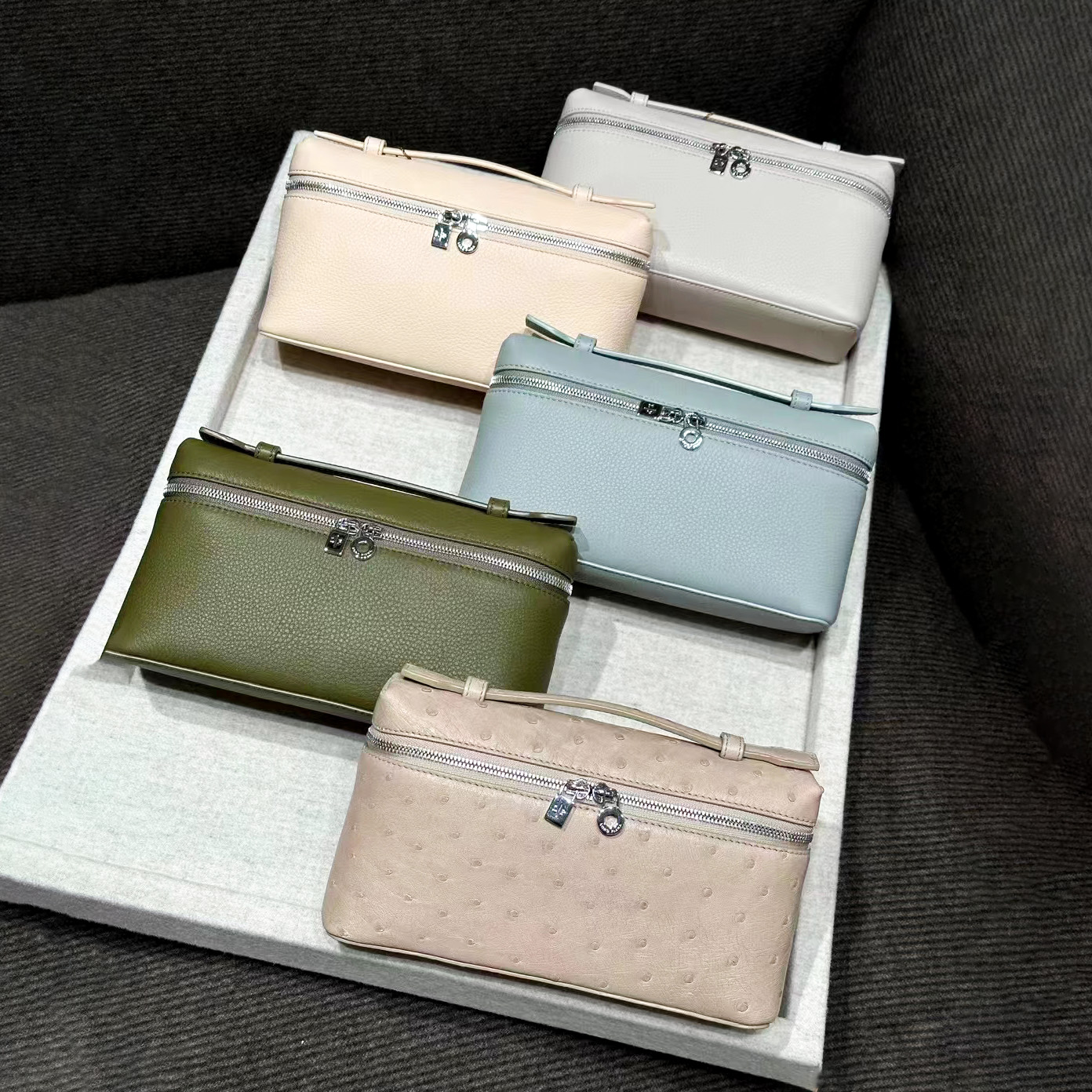 

Luxury loro piana extra pocket l19 clutch Bag Womens cross body wallets mens Leather travel cosmetic bags handbags designer the tote bag 10a crossbody Shoulder Bags, Black