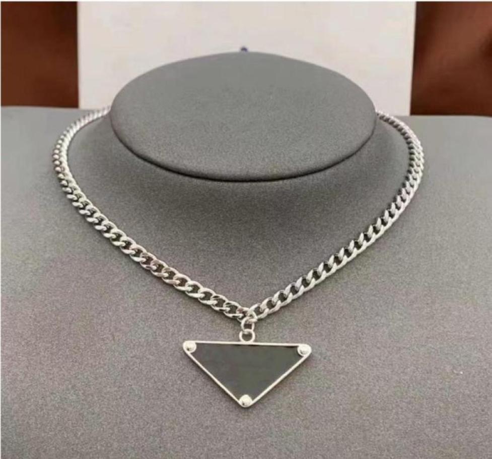 

2022 Womens Mens Luxury Designer Necklace Chain Fashion Jewelry Black White P Triangle Pendant Design Party Silver Necklaces Names9276019