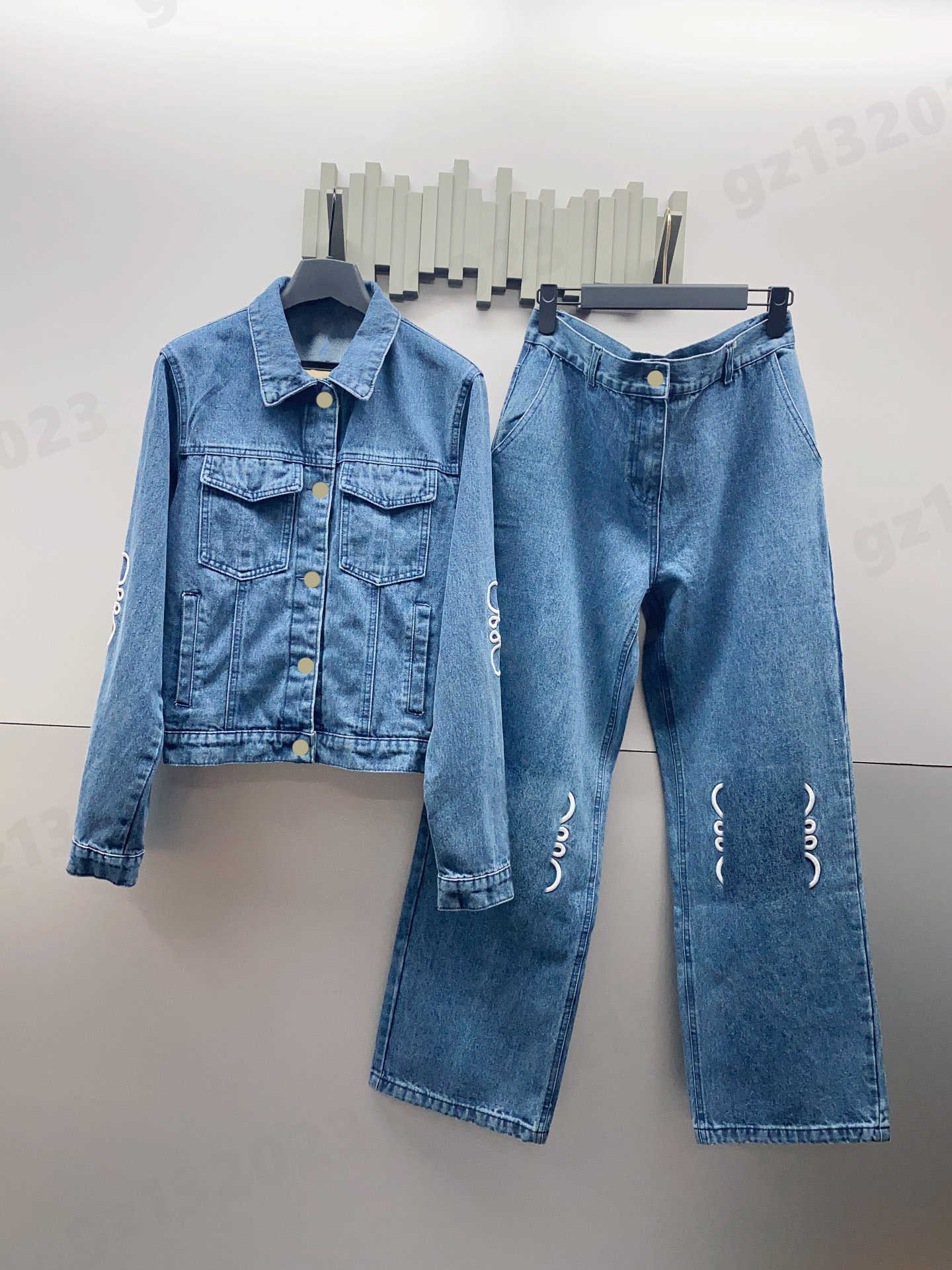 Denim Tracksuit Cardigan Designer Jacket Two Piece Set Skeleton Patch Embroidery LOGO Womens Denims Jackets Embroidered Logo Straight Jeans Women