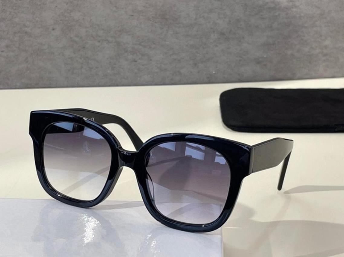 

Sunglasses For Women and Men Summer style AntiUltraviolet 4002UN Retro Full frame fashion Eyeglasses Random Box1014605