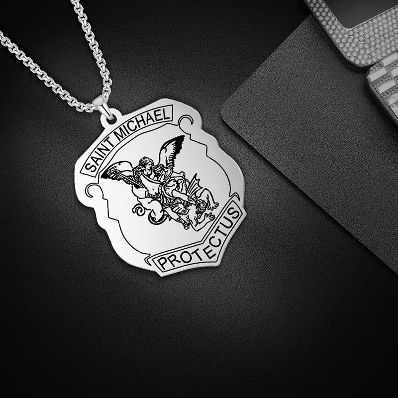 

Pendant Necklaces Ladies Necklace Angel Pattern Stainless Steel Shield Cuban Chain Queen Of Spades Unisex Titanium Men's NecklacePendant