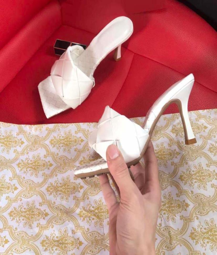 

unicorn slipper Gold Rivet Sandals Luxury Designers Women Slippers Flat Heel Sliders Calfskin Allmatch Stylist Shoes 65cm High H5272983, Chocolate