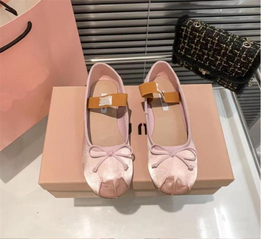 

2023 Fashion Luxury designer Dress shoes Women Pink ballet shoes Women039s bow shoes French Satin flat shoes Mary Jane flat sho2981805, Gold