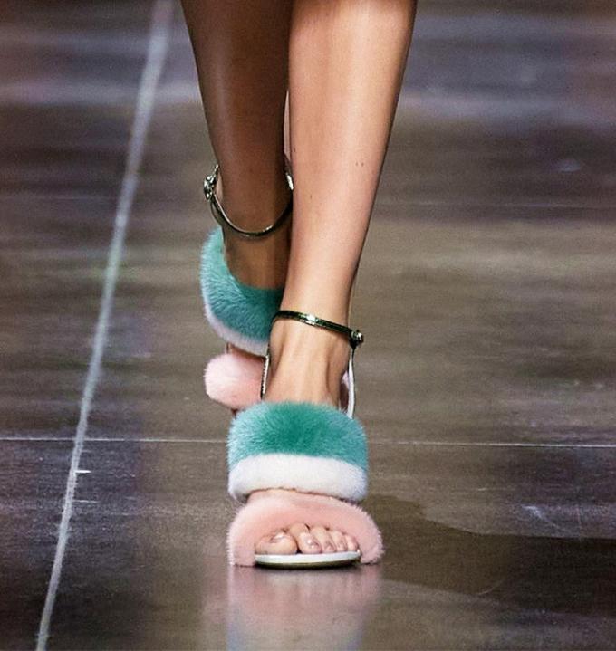 

2022 Lady sheepskin leather Abnormal Transparent Heel sandals Shoes Mink hair buckle open Toe peeptoe Europe and America The catw9905693, Blue
