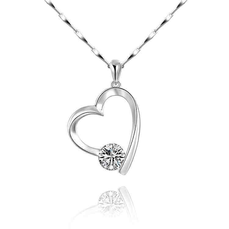 

Pendant Necklaces 2023 Luxury Crystal CZ Heart Pendant Choker Necklace Temperament Silver Color Clavicle Chain Necklaces For Women Wedding Jewelry AA230526