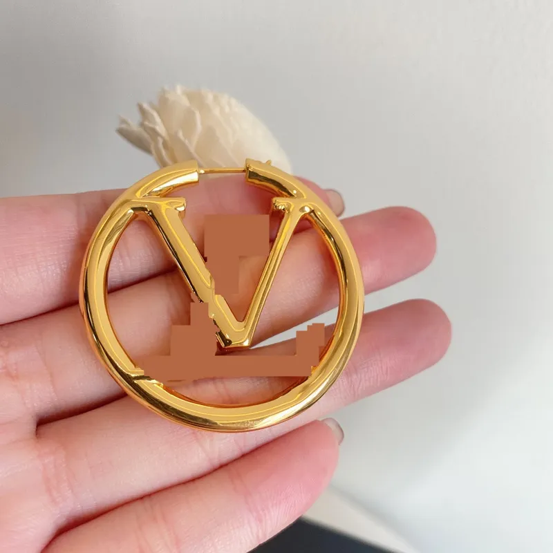 

2022 Luxury big gold hoop earrings for lady women orrous girls ear studs set Designer Jewelry earring Valentine's Day Gift engagement for Bride 001