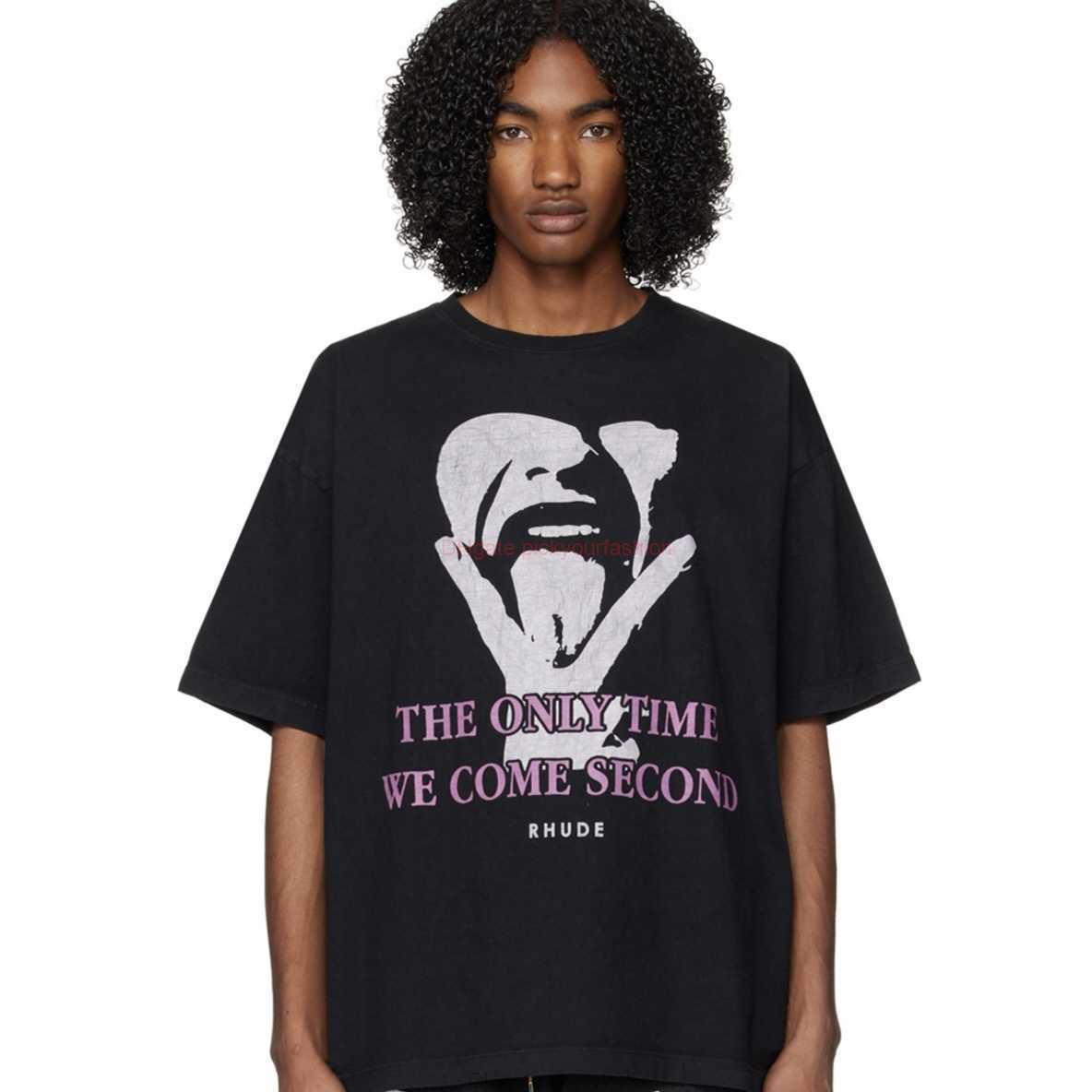 

Designer Fashion Clothing Tees Tshirt Rhude Summer Personality Portrait Letter Print High Street Hip Hop Loose Mens Womens Short Sleeve Vtg Half Sleeve Tshirt in Fas, Black