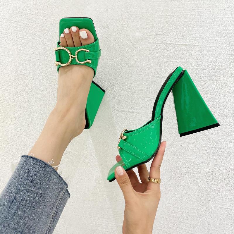 

Slippers 2023 Women Design 10cm High Heels Slides Mules Summer Peep Toe Patent Leather Green Yellow Thick Block Party Shoe