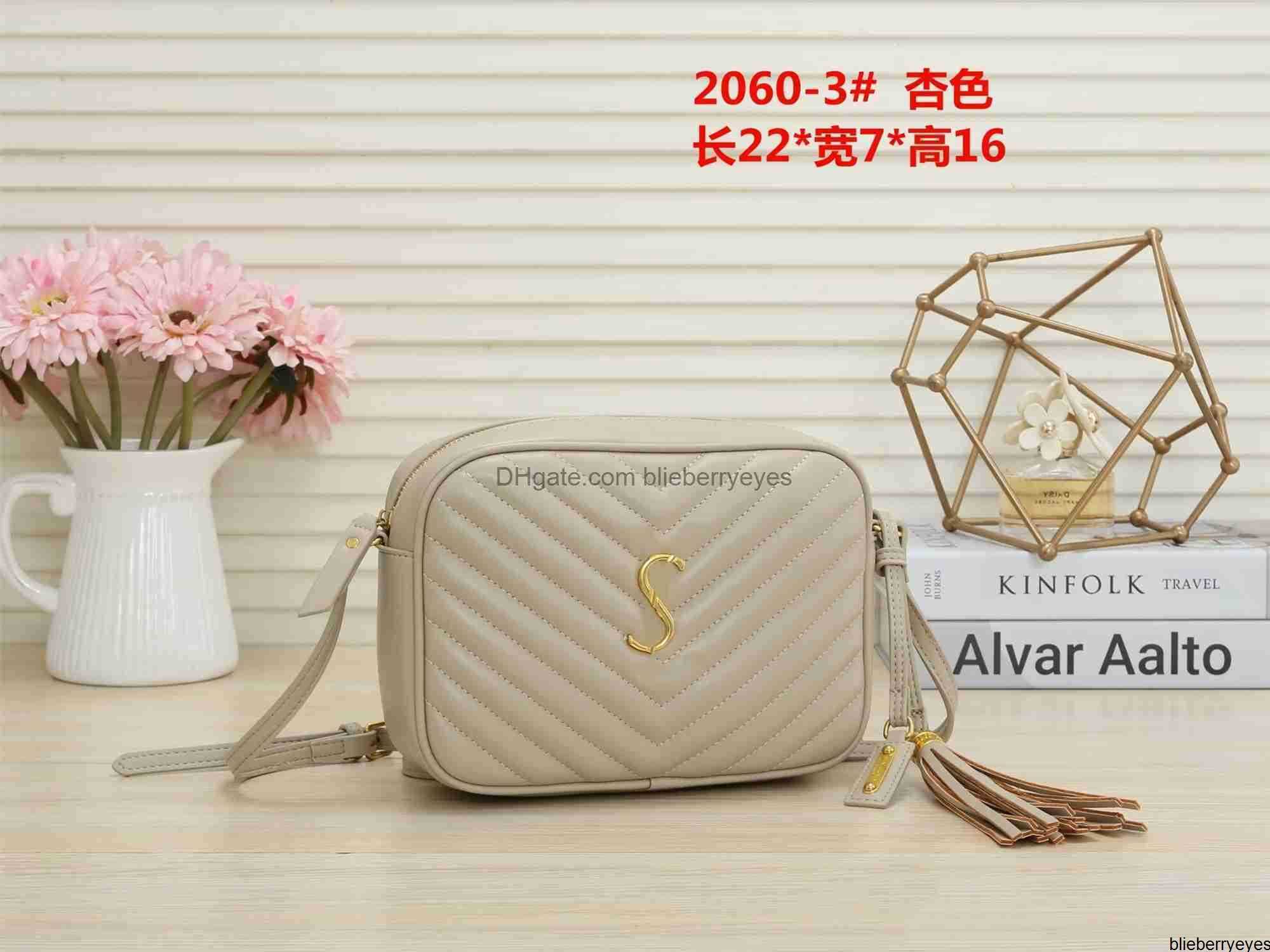 

2023 new Cleo Underarm bag shoulder bags handbags High quality Crossbody bag Heart-shaped decoration Tarpaulin Genuine Leather bags wholesale