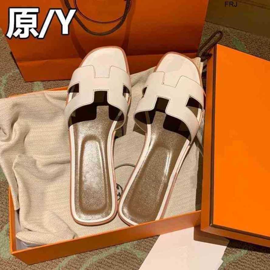 

Designer Herm Slippers Womens Oran Sandals Herm h for Women to Wear in Summer 2023 New Fashion Diamond Flat Bottomed Htype Leather Beach Hav Have Logo