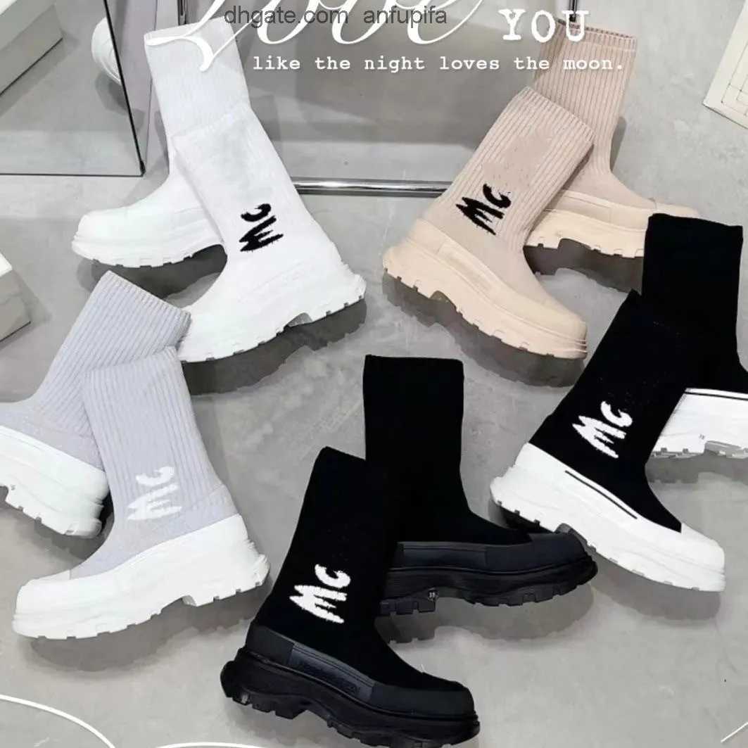 

Designer Luxury Shoes boot Graffiti Knitting Tread Slick boots Men Women Casual socks Outdoor Shoe platform graffiti Half b mc queens mcqueens alexanders CBMZ