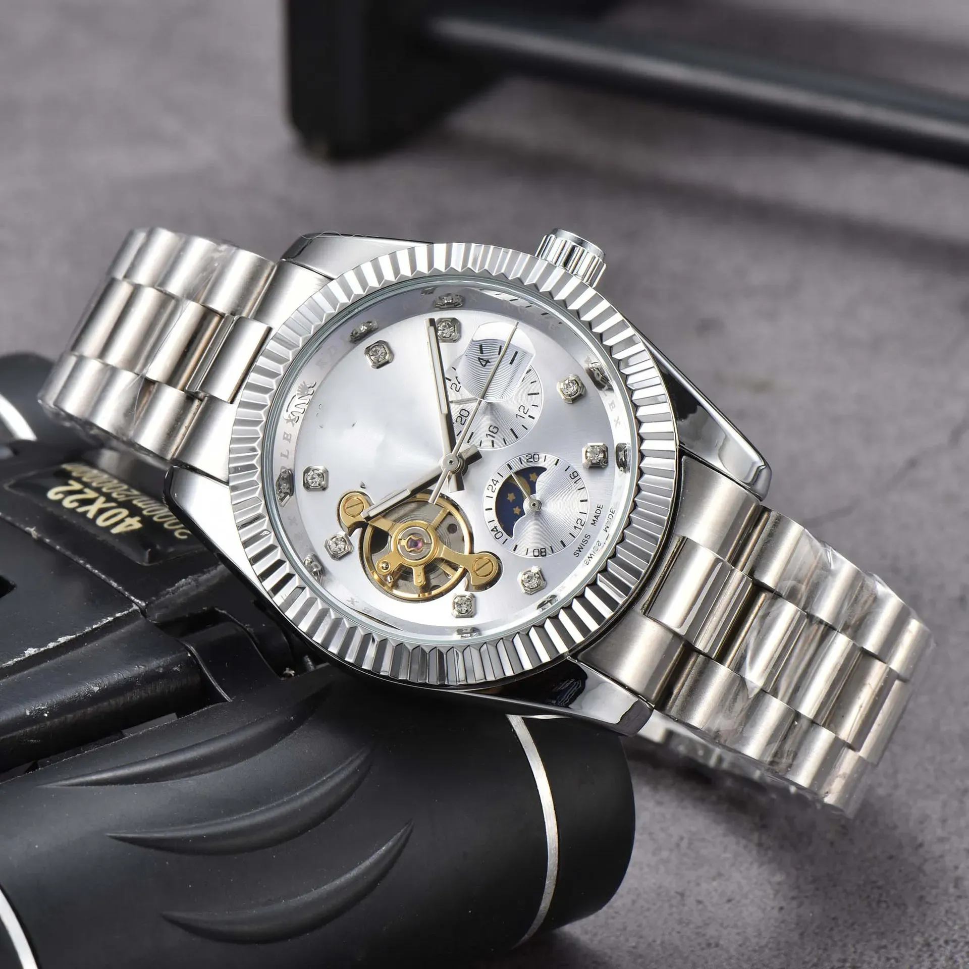 2025 new designer Wristwatches Men's classic watch ultra-thin tourbillon luxurious Automatic mechanical movement 40mm with the moon phase Brand