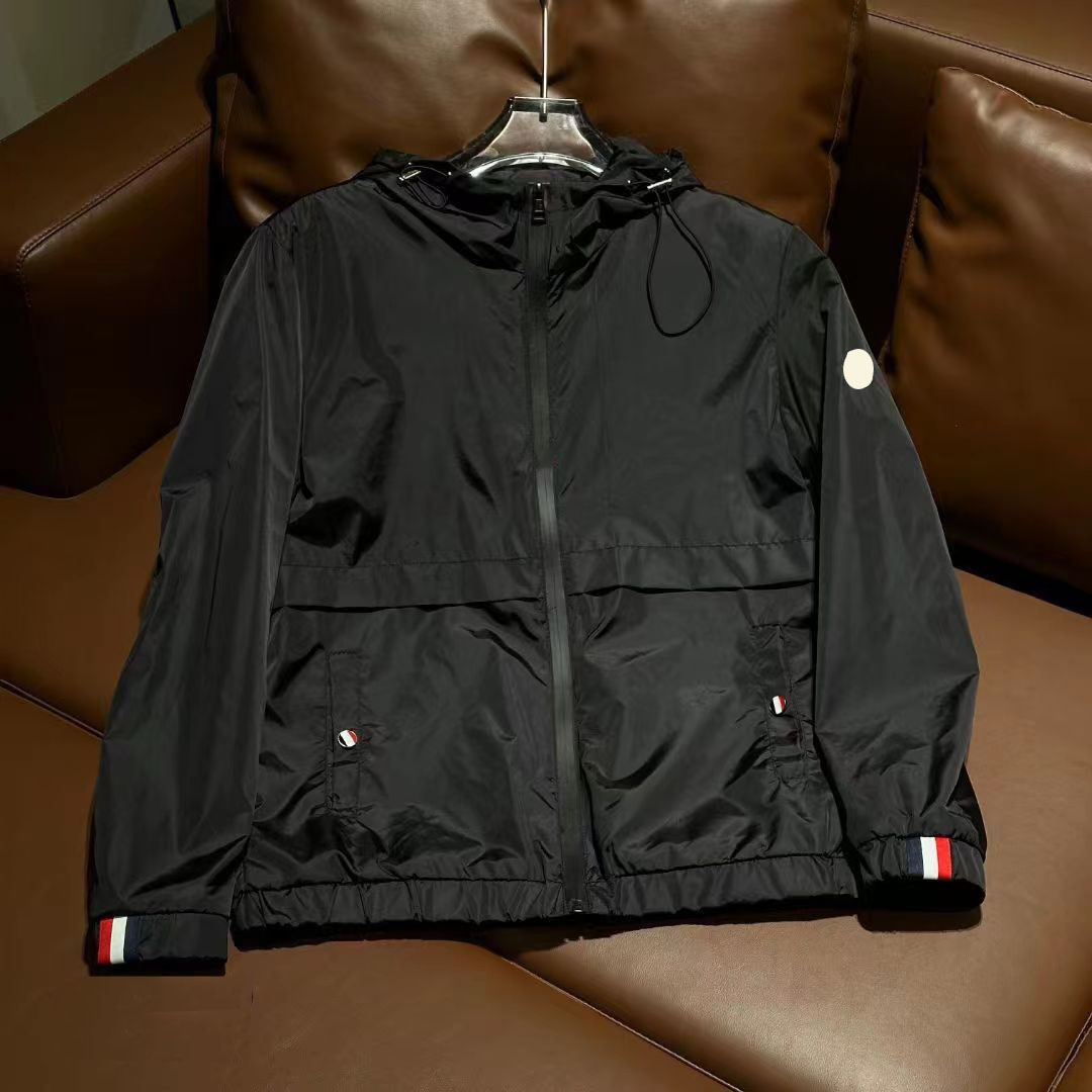 

Mens Jacket Hooded Spring Autumn Style Man Coat Sleeves Letters Printed Designer Jackets Outwears Tops Coats Size -4XL, Black1