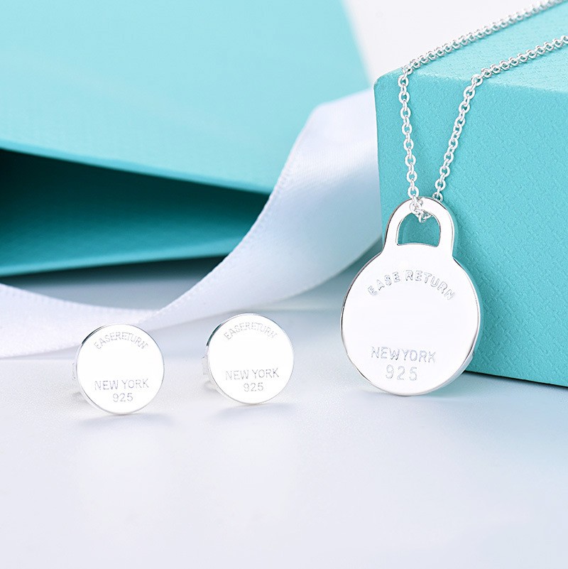 

T Home round cake women's printed alphabet pendant clavicle chain Fashion simple round stud necklace set, Silver