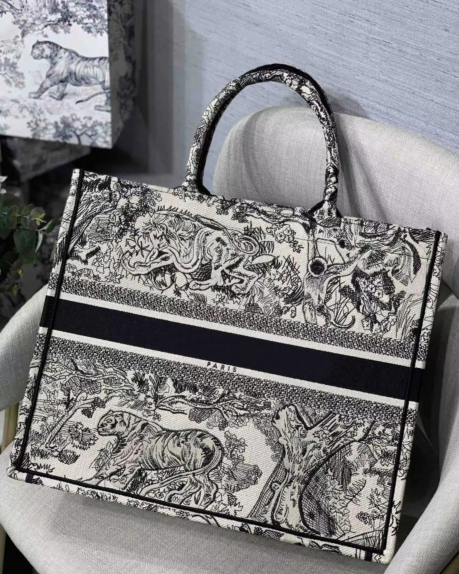 

hot new Black Tiger Lady shopping bag high-end customized quality necessary for business travel practical leisure fashion trend style large capacity durable
