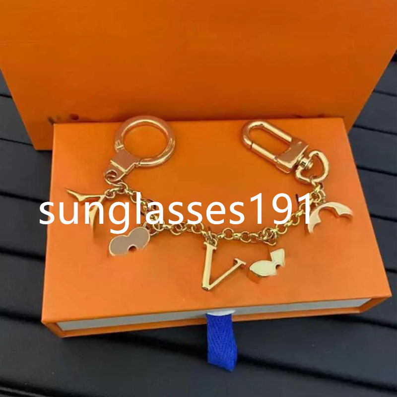 

key chain Lanyards Fashion Brand Keychain Letter Designer Keychains Metal Keychain Womens Bag Charm Pendant Auto Parts