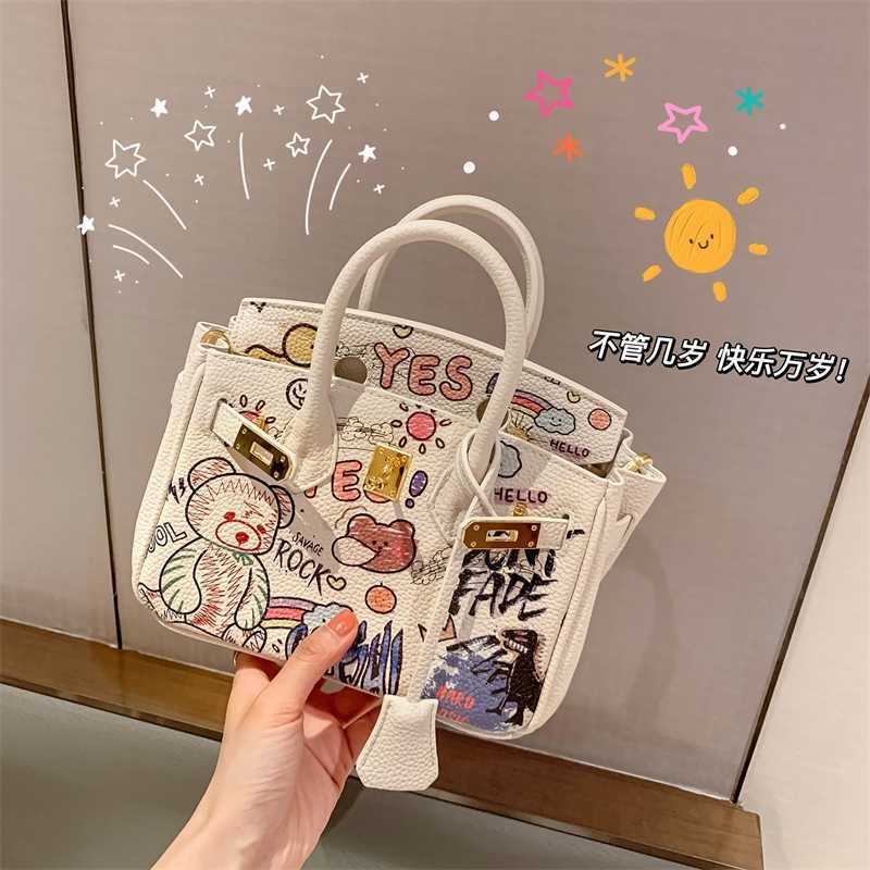 

Designer Bags H ermes Birkin Handbags Graffiti Bag Spring/summer 2023 New High Capacity Personalized Graffiti Commuter Handbag Fashion Shoulder Bag, White4