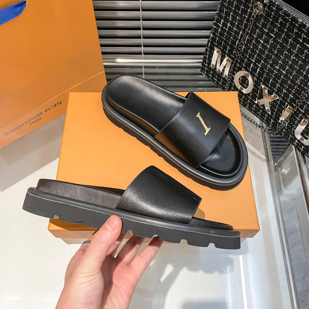 

Designers slipper Women Sandals Sunset Flat Comfort Mules Padded Front Strap Slippers Fashionable Easy to wear Style, L4