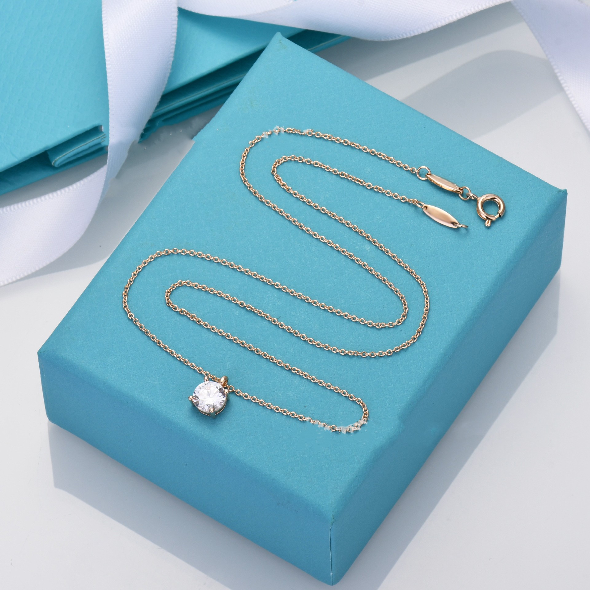

T home four claw simulation diamond necklace female 18K rose gold simple fashion Mosan diamond pendant necklace collar, Silver