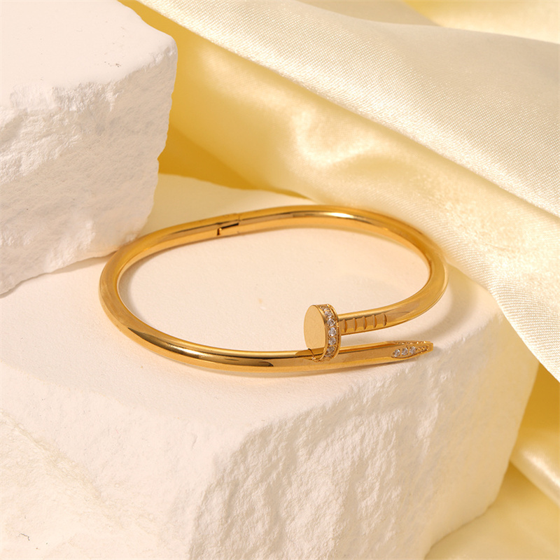 

designer bracelets for woman gold bracelet luxury bracelets men bracelet nail bracelet brand enamel bracelet version titanium steel bracelets a variety of styles