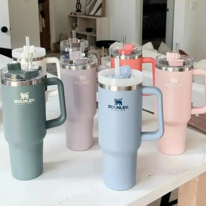 

1pc Ready to Ship 40oz Stanley Adventure Mugs Stainless Steel Thermos Water Bottles Car Mugs Insulated Double Walled With Handle Lid And Straw, Khaki