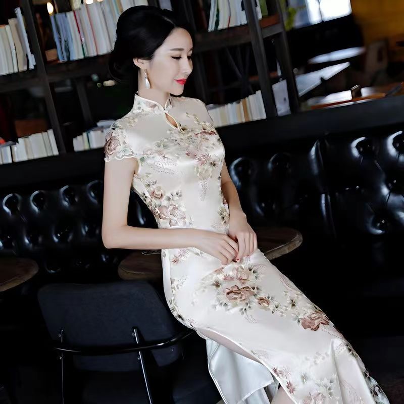 

Long improved cheongsam skirt, dignified and atmospheric in spring and summer, Chinese style, slimming daily dress embroidery, Gold