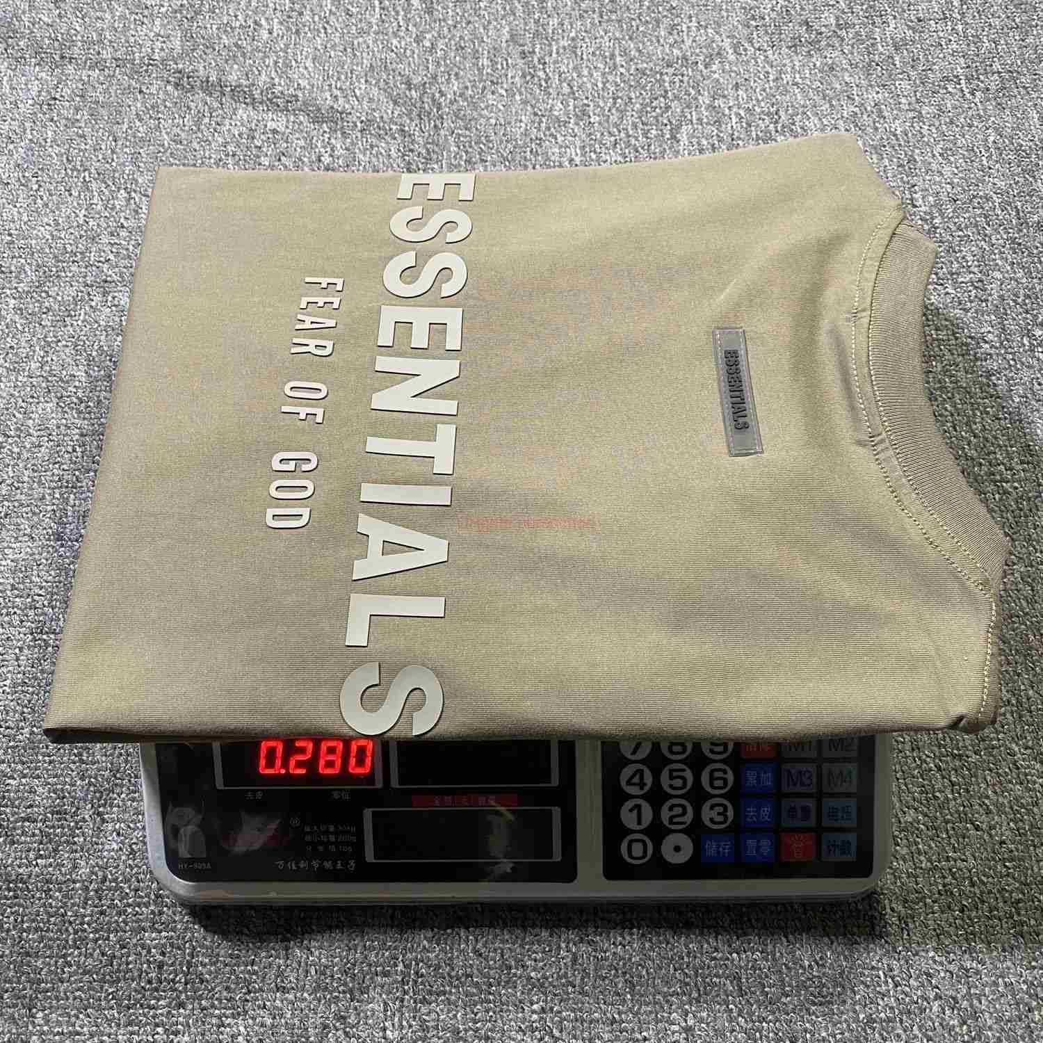 

Designer Fashion Clothing ESS Tees Tshirts Fears Of God Cotton FOG Essen Back Letter Drip Glue Patch Round Neck Pure Cotton Ins Loose Couple Short Sleeve Luxury Casual, Short sleeved silicone patch on the