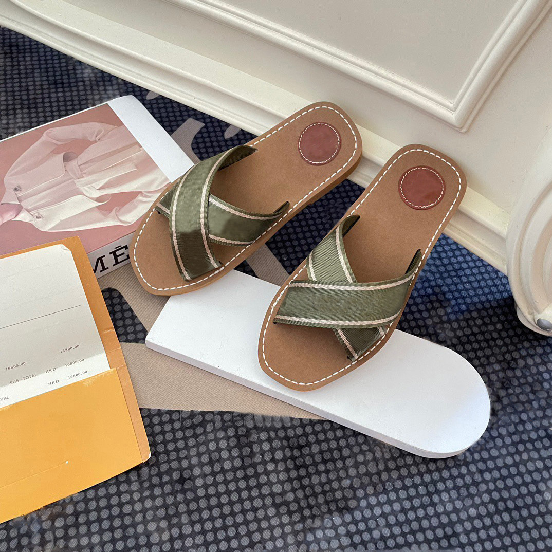 

2023 Women luxury Designer Slippers Flowers Printing Leather Platform Shoes Brand Summer Beach Sandals Fashion flip flop slippers Ladies Casual Flat heel Slides, 12