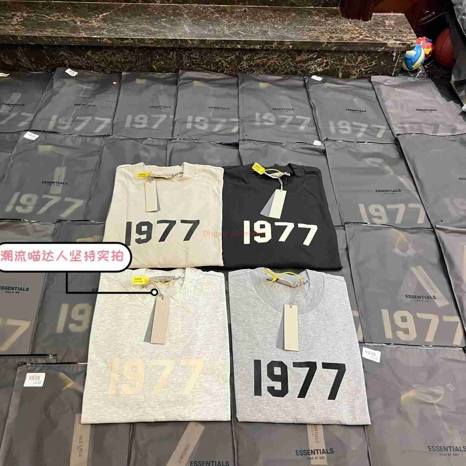 

Designer Fashion Clothing ESS Tees Tshirts Essen FOG High Edition Fears Of God Double Thread 1977 Flocking Short Sleeve Tshirt for Men Loose Couple Summer Trendy Long, Carbon gray iron black (non pure black)