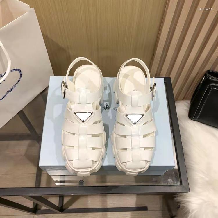 

Sandals Huostar Designer Thick Sole P Black White Gear Hollow Woven Toe Buckle Size 34-41 Casual Heightening Shoes Factory Supply