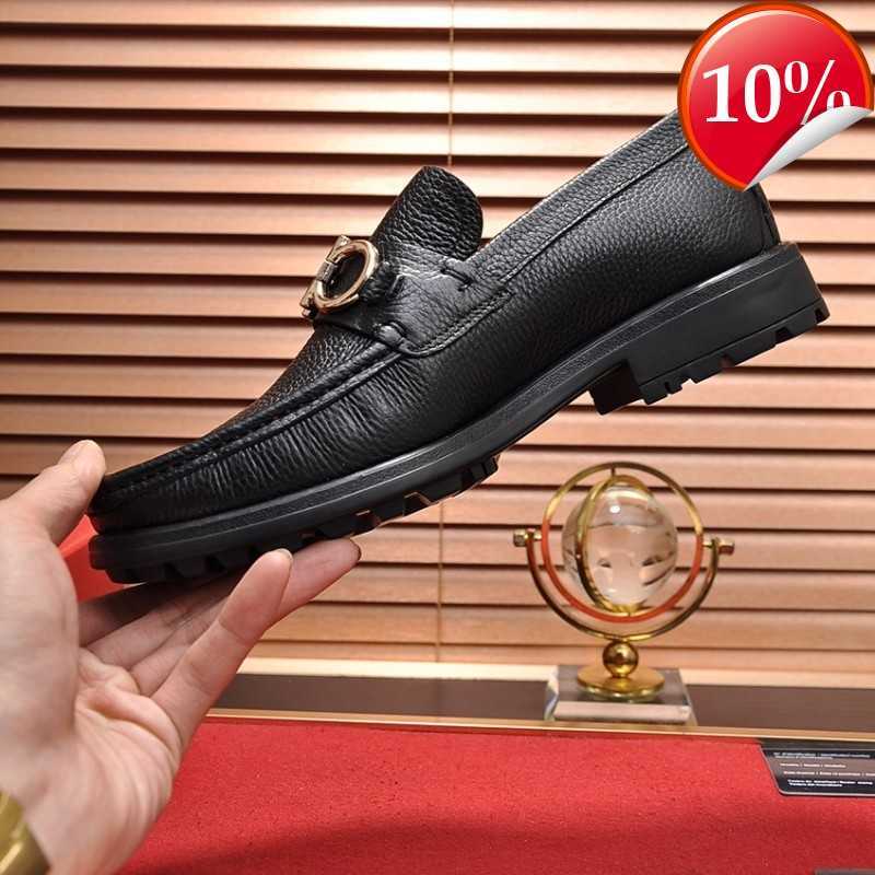 

High quality black Formal Dress Shoes Ferragamo For Gentle designers Men Genuine Leather Shoes Round Toes Mens Business Oxfords Loafers shoes