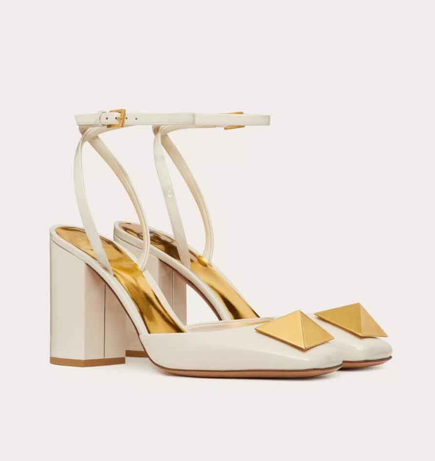 Famose donne di design Maxi sandali con borchie Scarpe con cinturino alla caviglia in vernice Décolleté Abito da sposa per feste Tacchi alti Lady Gl