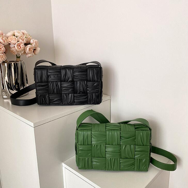 Factory outlet ladies shoulder bags 5 colors niche Joker solid color thick leather handbags simple atmospheric pleated messenger bag flip woven h-image-650702208