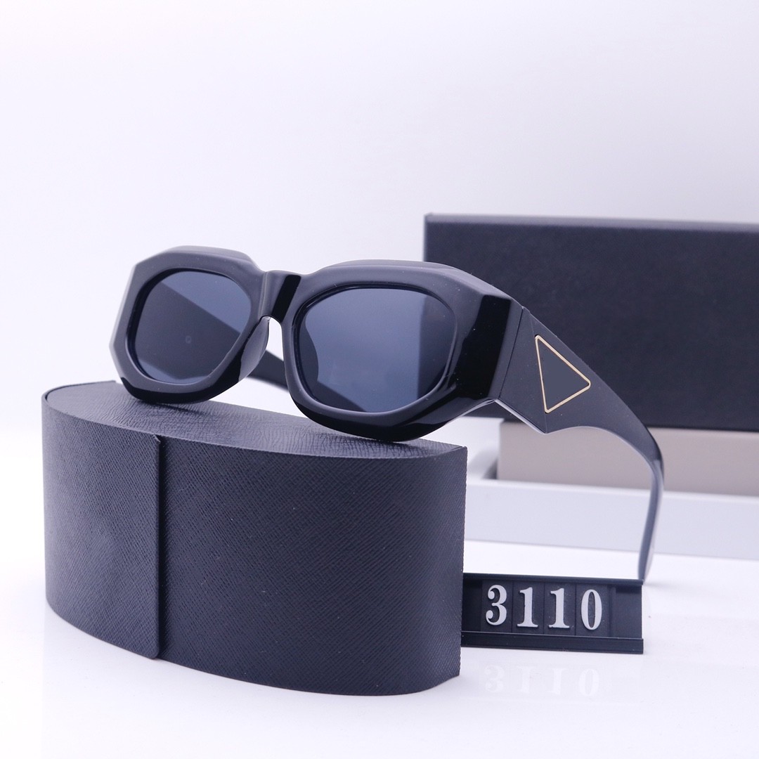 Lunettes de soleil de créateurs de lunettes de mode Men Classic Metal Square Frame carré populaire Avant-garde Retro-Garde UV 400 Protection Sung