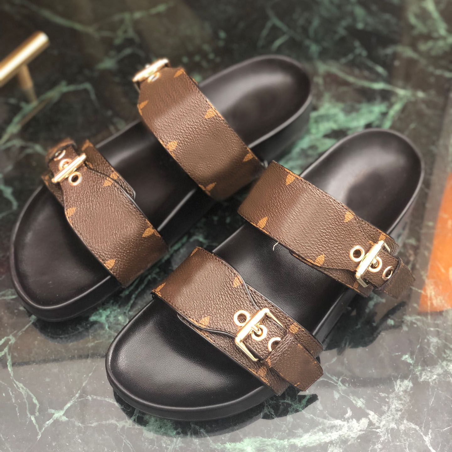 Designer slippers, slippers, sandals, summer flats, name labels, classic, relaxed fashion slippers, adjustable double buckle gold buckle AAA+35-4-image-928572667